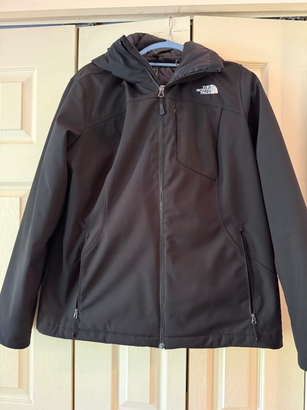 The North Face Women’s Insulated Hooded Soft Shell Jacket Black XL